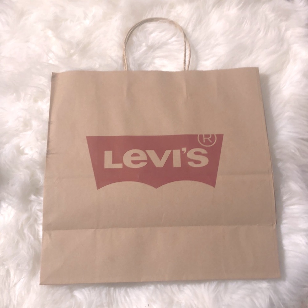 LEVI’S Paper Shopping Bag 🛍️